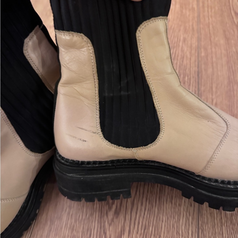 Anthropologie Chelsea Boots 🖤 - Picture 5 of 8